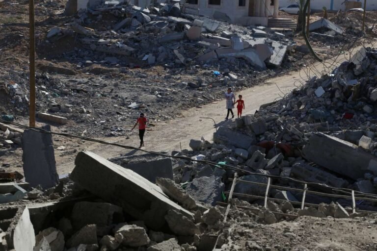 rubble-disaster-event-earthquake-geological-phenomenon-palestine-gaza-strip-in-2015-895764-pxhere.com